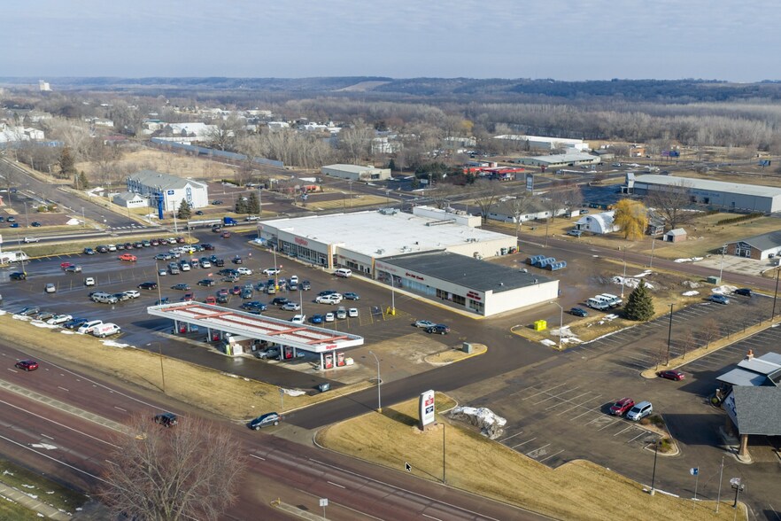 Primary Photo Of 2025 S Broadway St, New Ulm Freestanding For Lease