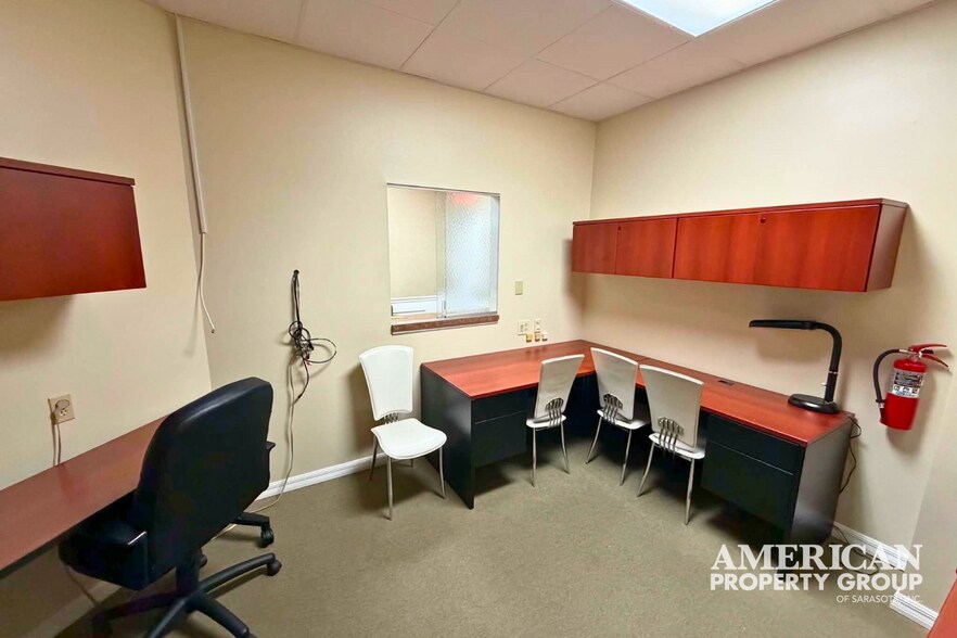 More Photos Of 1219 S East Ave, Sarasota Medical For Sale