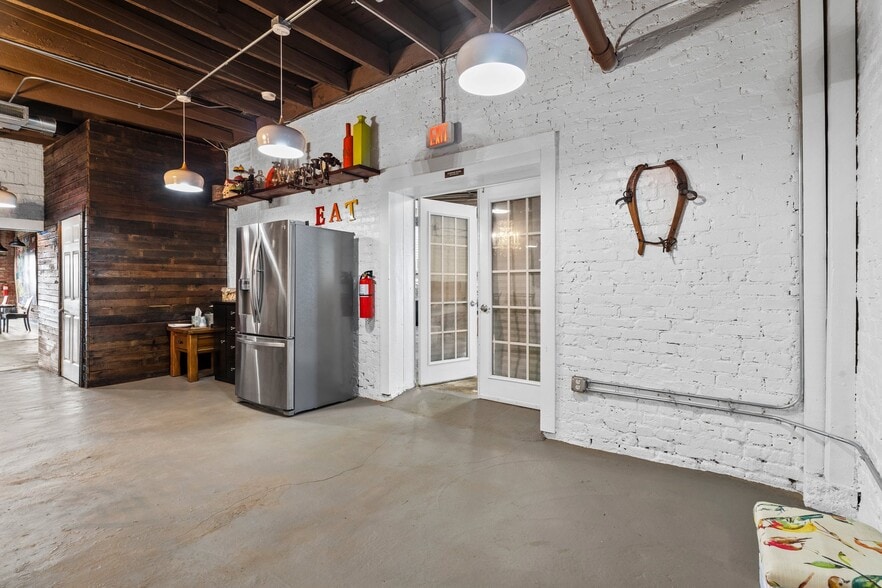 More Photos Of 123 S Railroad Ave, Dunn General Retail For Sale