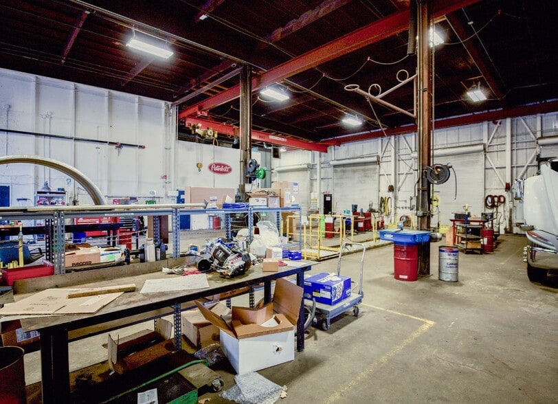 More Photos Of 9002 N Sever Ct, Portland Warehouse For Lease