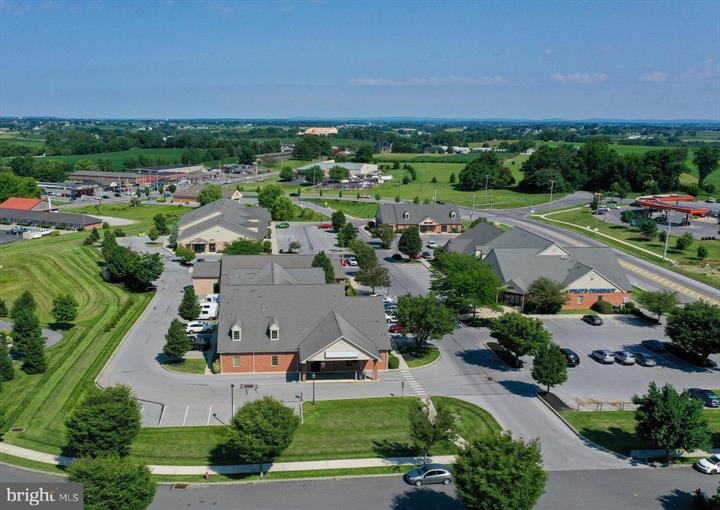 More Photos Of 300 Historic Dr, Strasburg General Retail For Sale