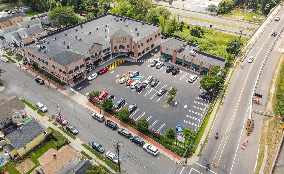 More Photos Of 547-564 Sayre Ave, Perth Amboy Storefront For Lease