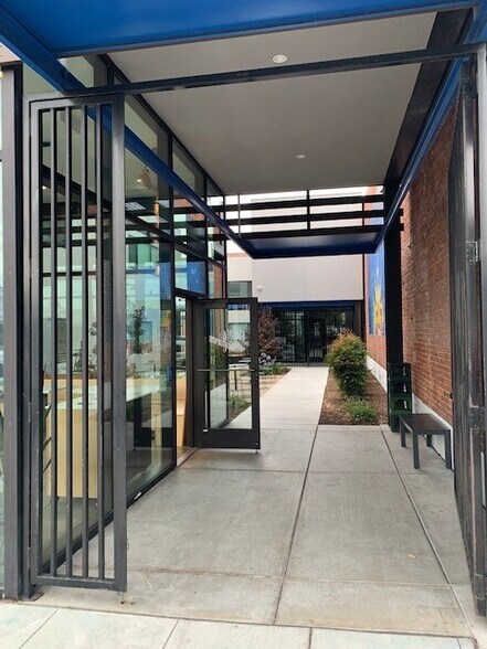 More Photos Of 1926 Park St, Alameda Loft Creative Space For Lease