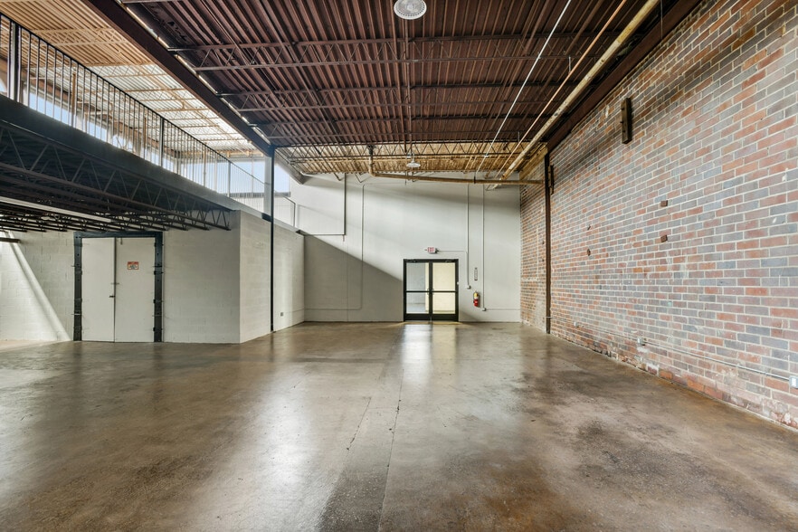 More Photos Of 1429 Fairmont Ave NW, Atlanta Flex For Lease