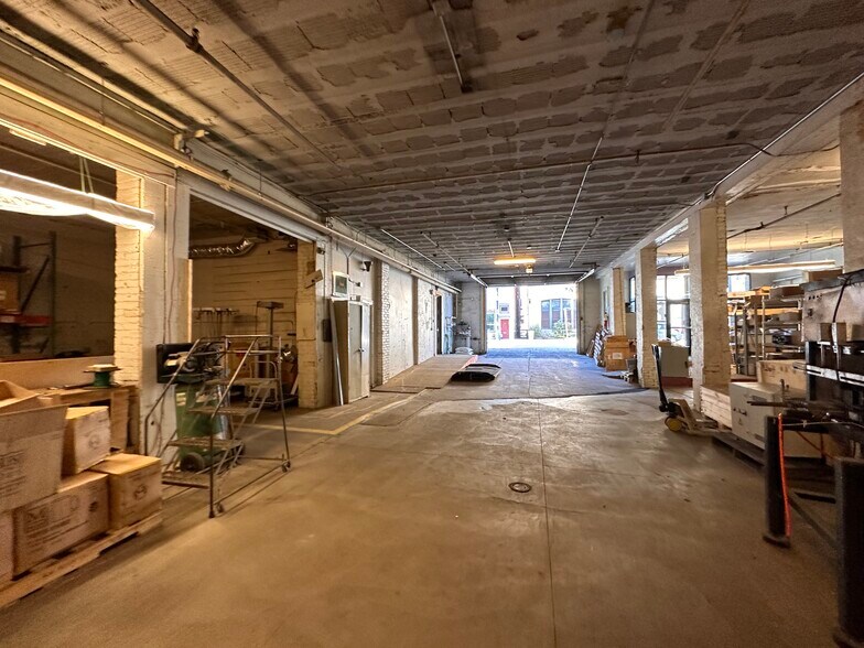 More Photos Of 317-325 S Main St, Pittsburgh Manufacturing For Lease