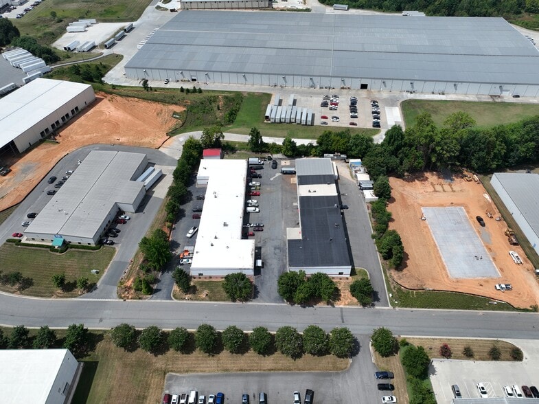 More Photos Of 159 Barley Park Ln, Mooresville Manufacturing For Sale