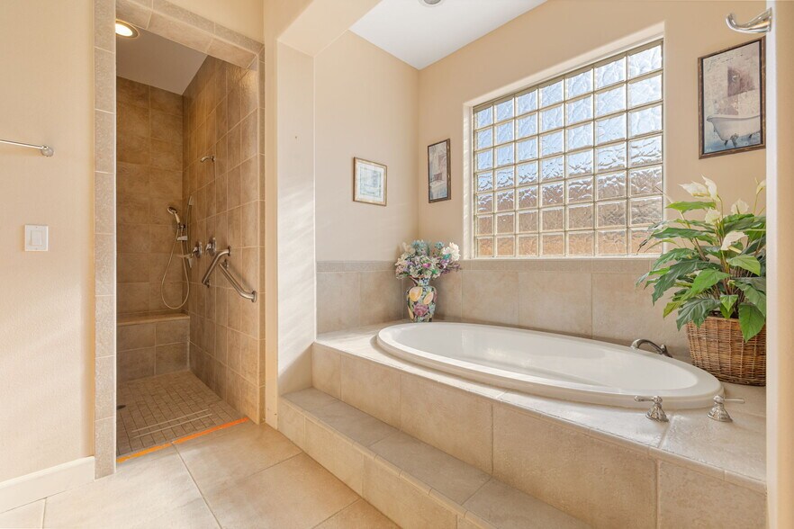 More Photos Of 74115 Portola Pointe Ln, Palm Desert Healthcare For Sale