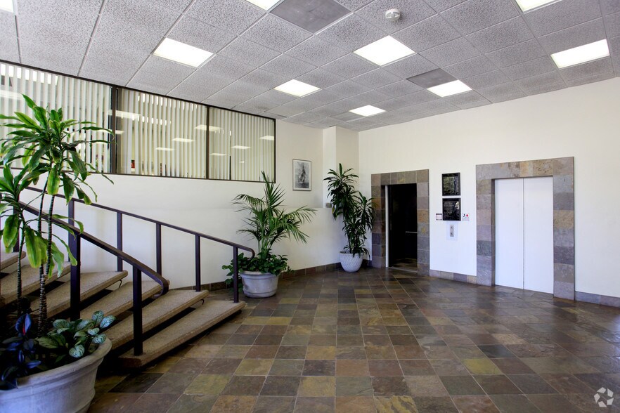 More Photos Of 302 W 5th St, San Pedro Office For Lease