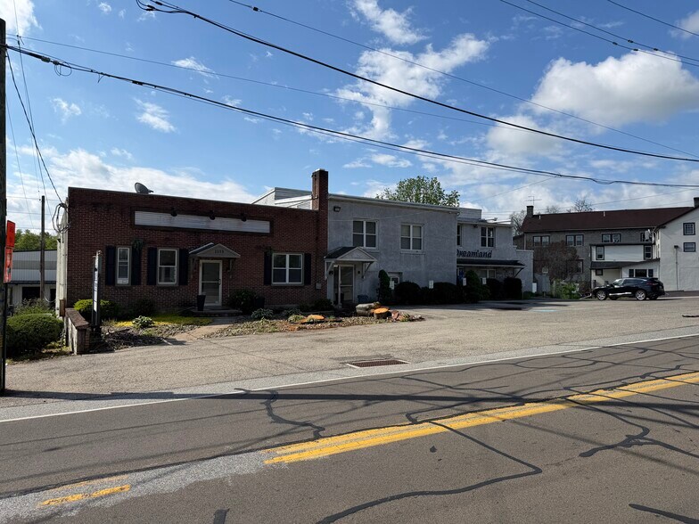 Primary Photo Of 1153 Main St, Linfield Flex For Sale