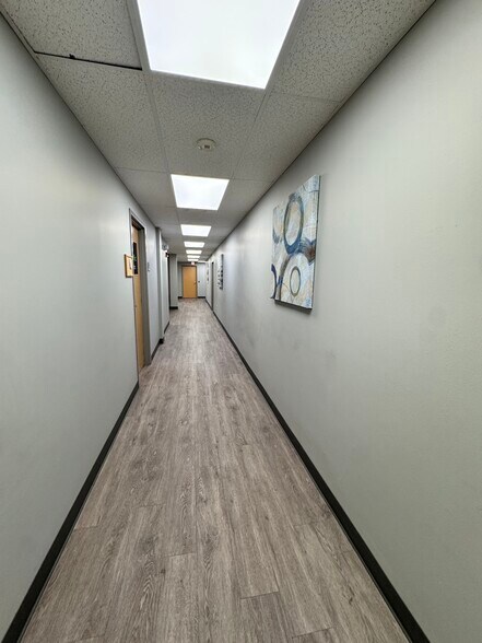 More Photos Of 10 Russell Rd, Albany Office For Sale