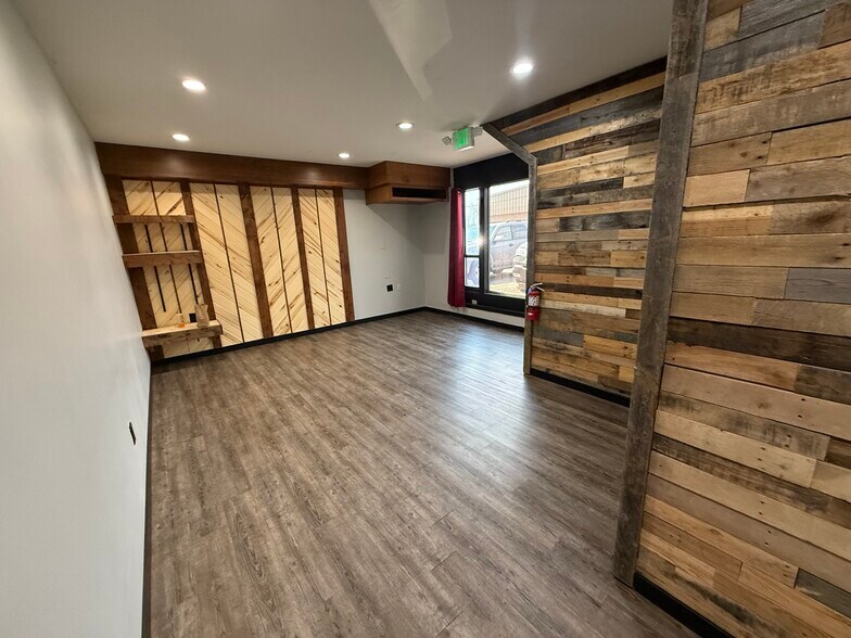 More Photos Of 1905 W 8th St, Loveland Warehouse For Lease