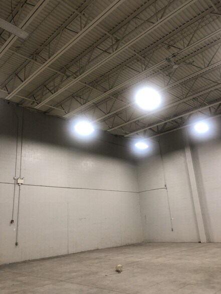 More Photos Of 1 E Main St, Ephrata Warehouse For Lease