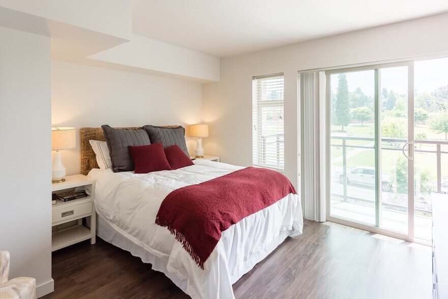 More Photos Of 324 Central Way, Kirkland Apartments For Lease