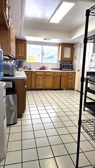 More Photos Of 3525 E Sunset Rd, Las Vegas Schools For Lease