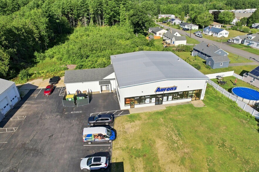 More Photos Of 445 High St, Somersworth Freestanding For Sale