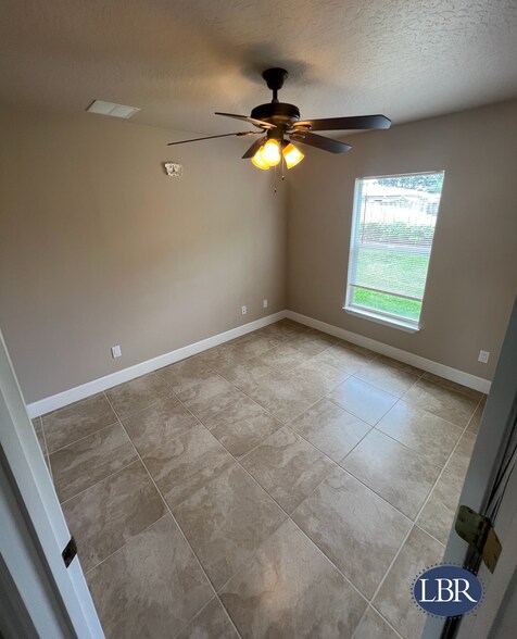 More Photos Of 1840 Sarno Rd, Melbourne Office For Sale