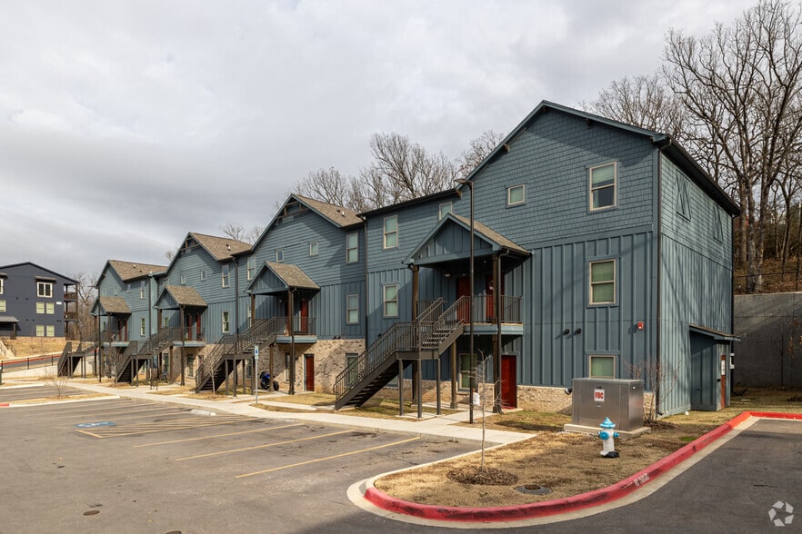 Primary Photo Of 1369 W Stadium Dr, Fayetteville Apartments For Lease