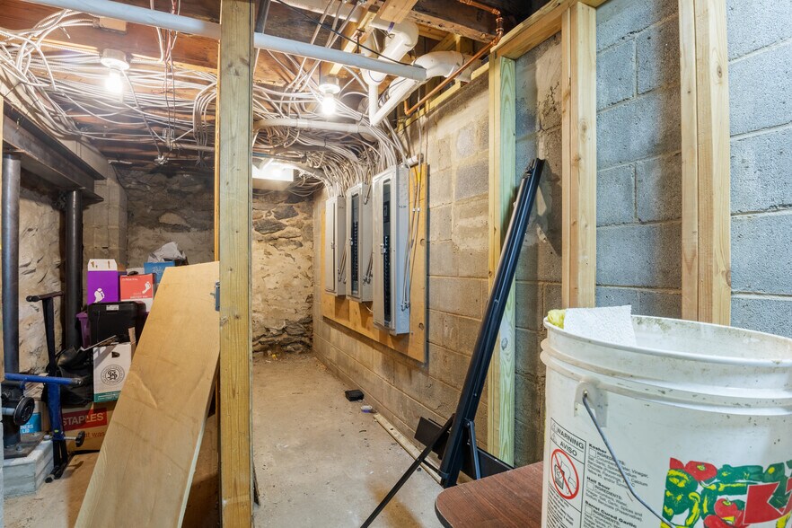 More Photos Of 7909 High School Rd, Elkins Park Restaurant For Lease