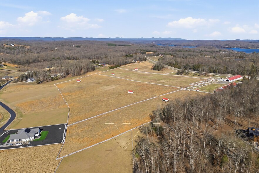 More Photos Of 1522 New Hope Rd, Rockwood Specialty For Sale