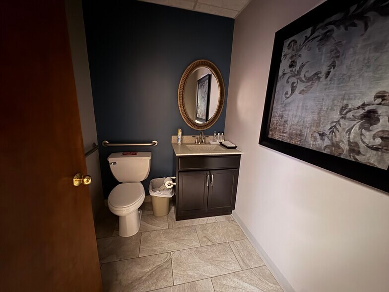 More Photos Of 1425 Sagamore Parkway N, Lafayette Office For Lease