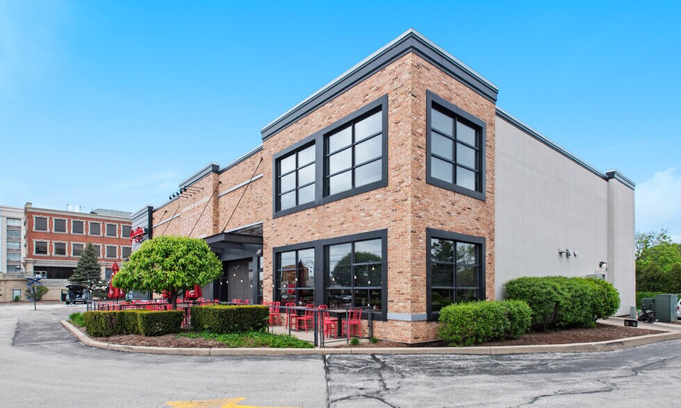 More Photos Of 17W280 22nd St, Oakbrook Terrace Restaurant For Sale