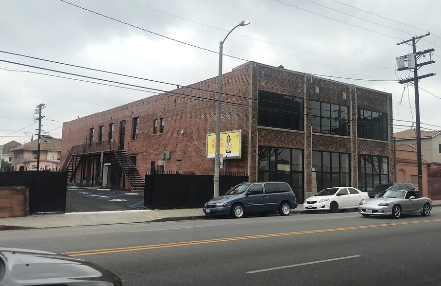 Primary Photo Of 1547-1555 Venice Blvd, Los Angeles Showroom For Lease