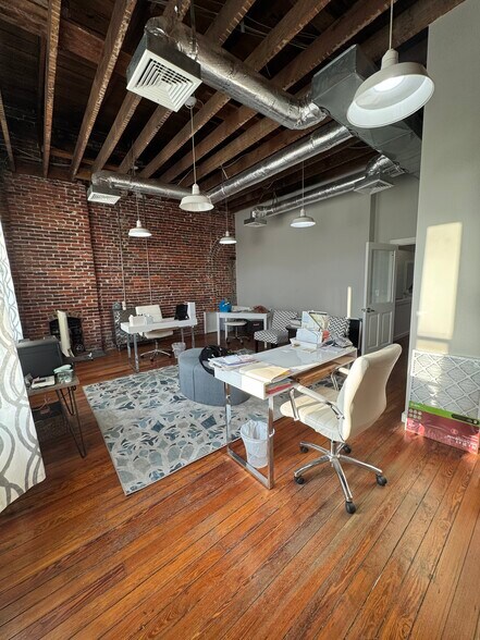 More Photos Of 109-111 N State St, Jackson Loft Creative Space For Lease