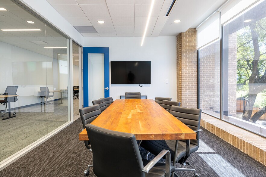 More Photos Of 305 E Huntland Dr, Austin Coworking Space