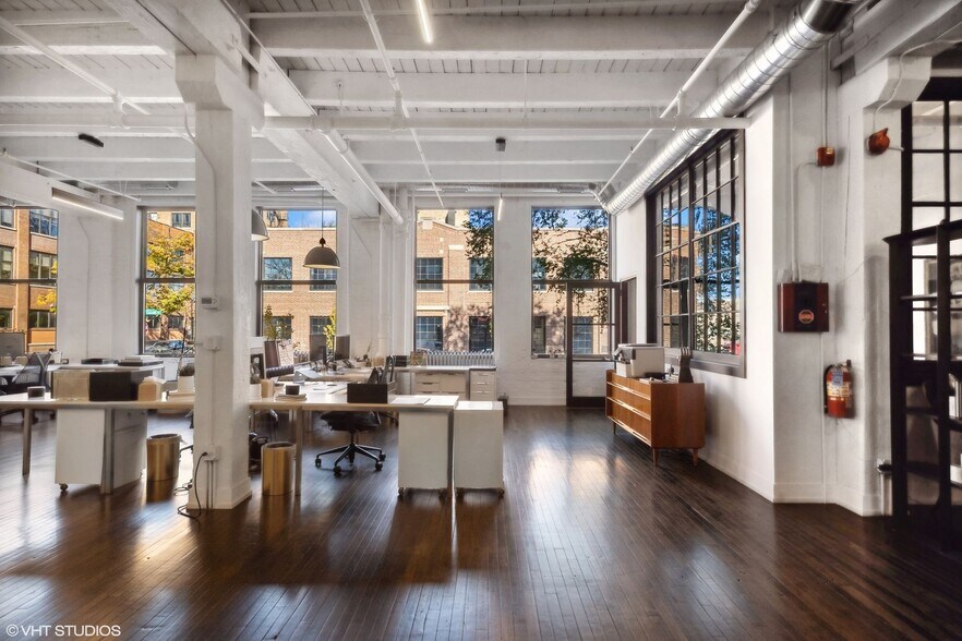 More Photos Of 1517 W Carroll Ave, Chicago Loft Creative Space For Lease