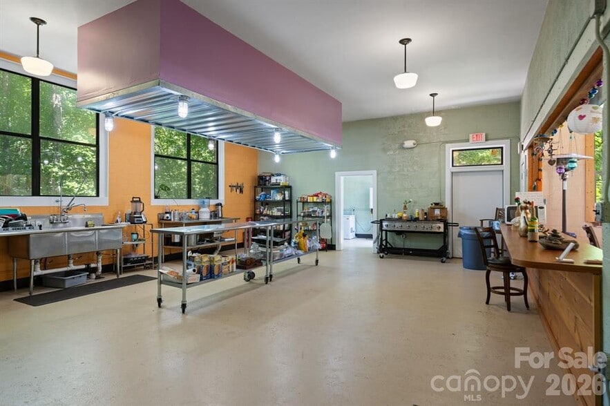More Photos Of 504 Mountain View School Rd, Robbinsville Hotel For Sale