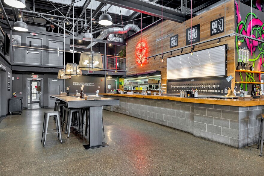 More Photos Of 316-320 Reading Rd, Cincinnati General Retail For Lease