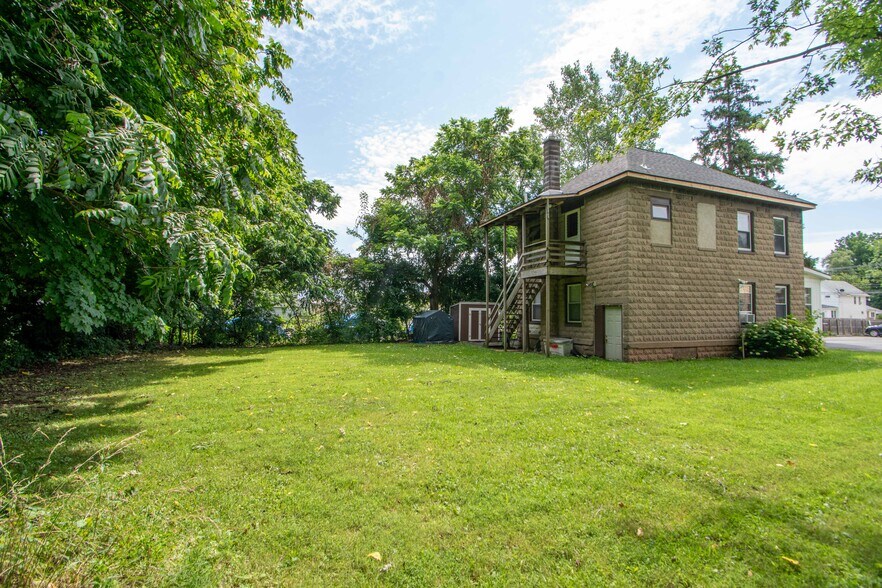 More Photos Of 301 E North St, Geneva Apartments For Sale