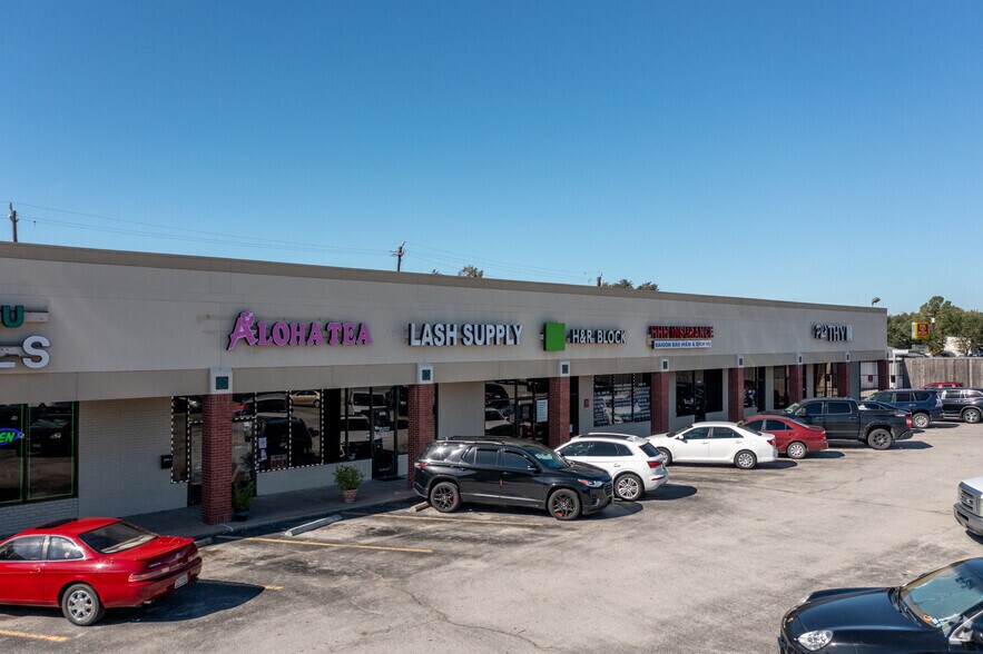 More Photos Of 10910-10998 Fuqua St, Houston Unknown For Lease