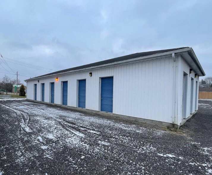 More Photos Of 99 Reach St, Uxbridge Carwash For Sale