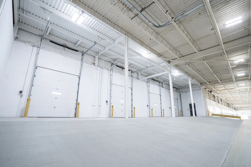More Photos Of 100 Simplex Dr, Westminster Distribution For Lease