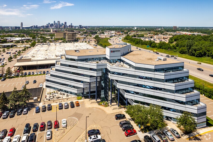More Photos Of 1300 NE Godward St, Minneapolis Office For Lease