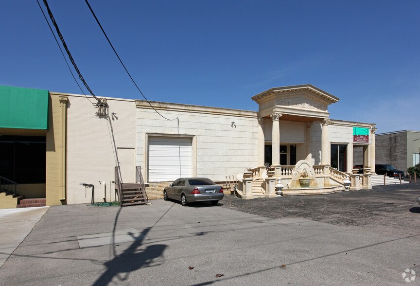 More Photos Of 1415 Slocum St, Dallas Showroom For Lease