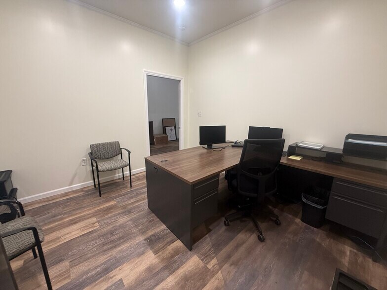 More Photos Of 816 6th Ave, DeWitt Office For Lease
