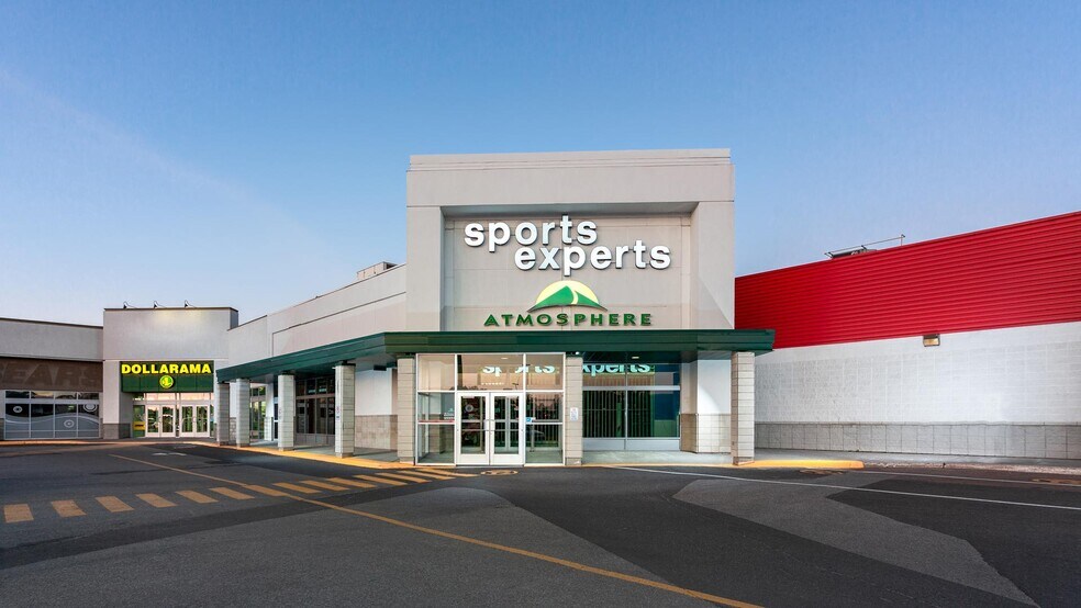 More Photos Of 705 Av Du Pont N, Alma General Retail For Lease