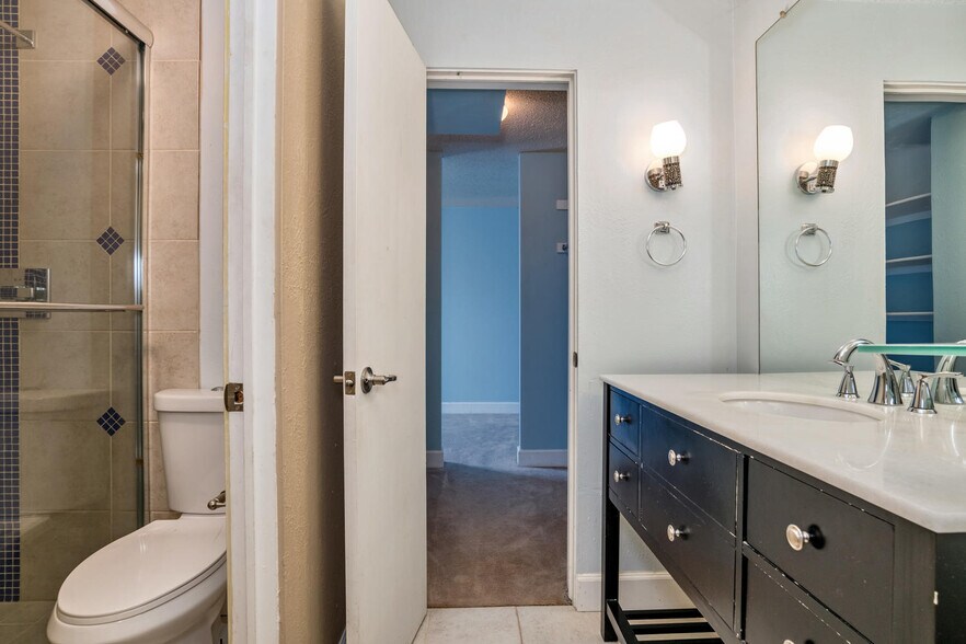 More Photos Of 2805-2901 S Locust St, Denver Apartments For Sale