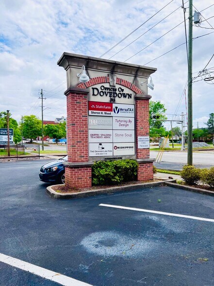 More Photos Of 315 W Solomon St, Griffin Office For Sale