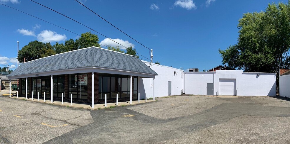 More Photos Of 4016 Main St, Bridgeport Freestanding For Lease