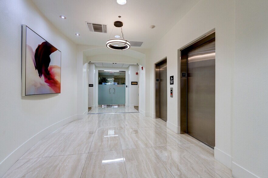More Photos Of 8925 W Russell Rd, Las Vegas Office For Lease