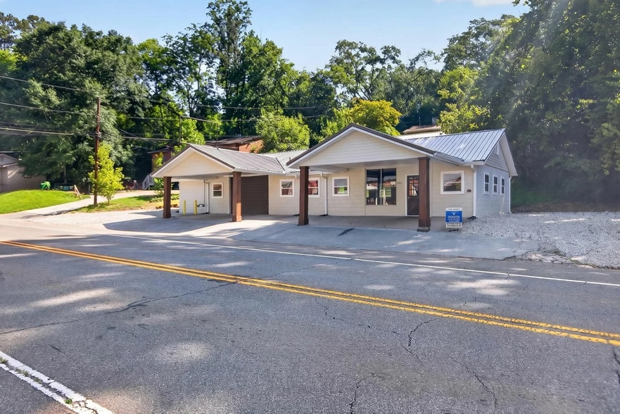 More Photos Of 520 Reinhardt College Pky, Canton Auto Repair For Lease