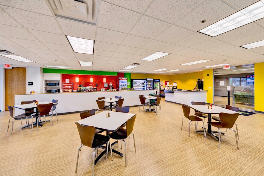 More Photos Of 1400 Opus Pl, Downers Grove Office For Lease