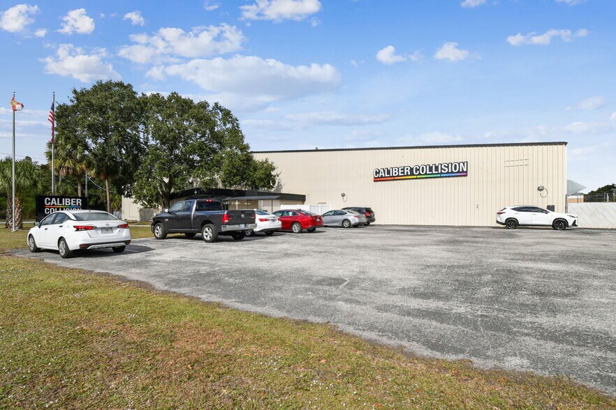 More Photos Of 4811 W Sligh Ave, Tampa Warehouse For Lease