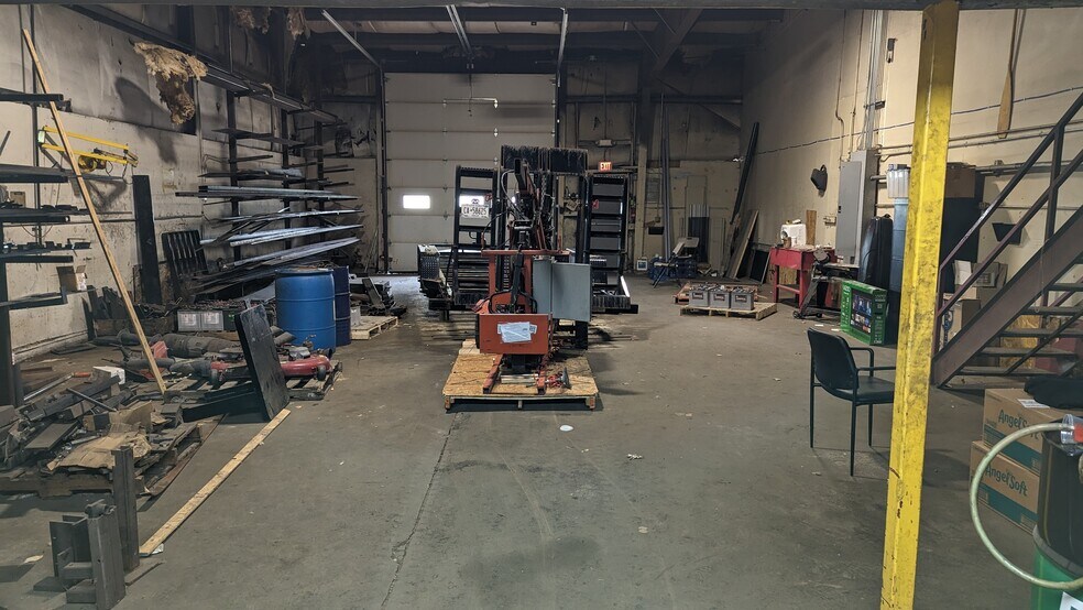 More Photos Of 22 Park Rd, Kingsbury Warehouse For Sale