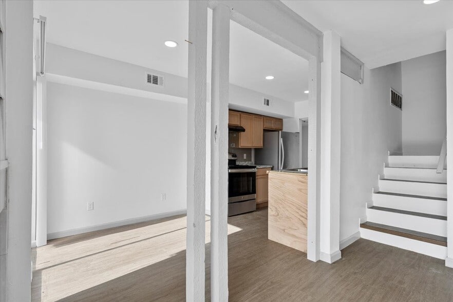 More Photos Of 5220 Tahoe Trl, Austin Apartments For Sale