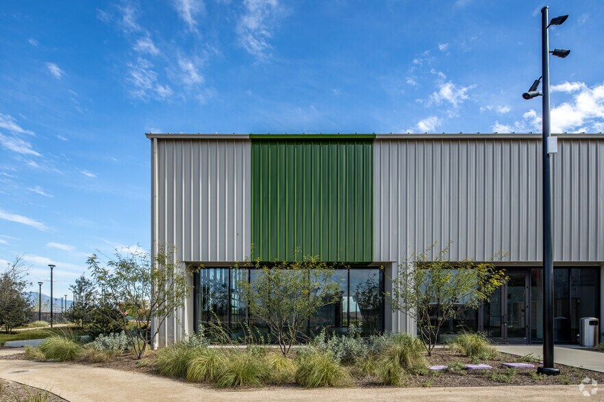 More Photos Of 1730 Flight Way, Tustin Unknown For Lease