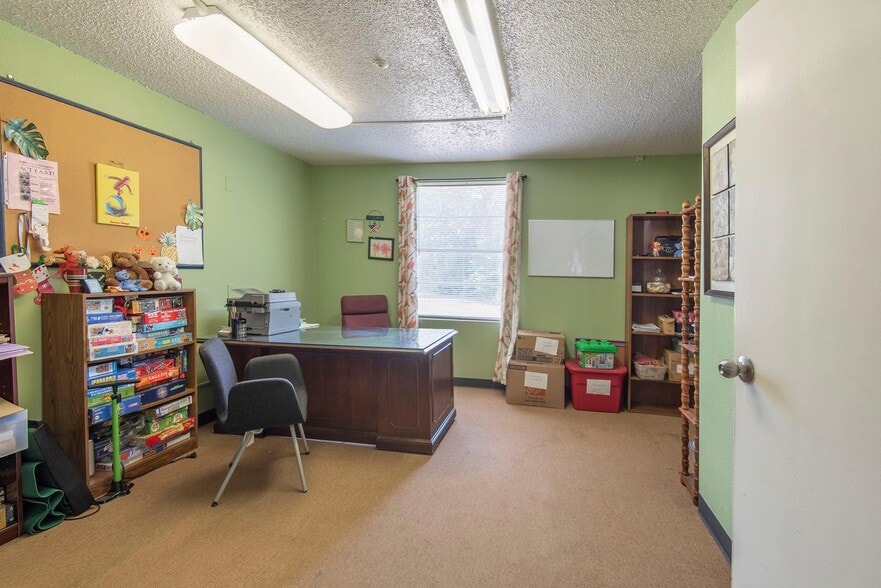 More Photos Of 1710 N McDonald St, McKinney Assisted Living For Sale